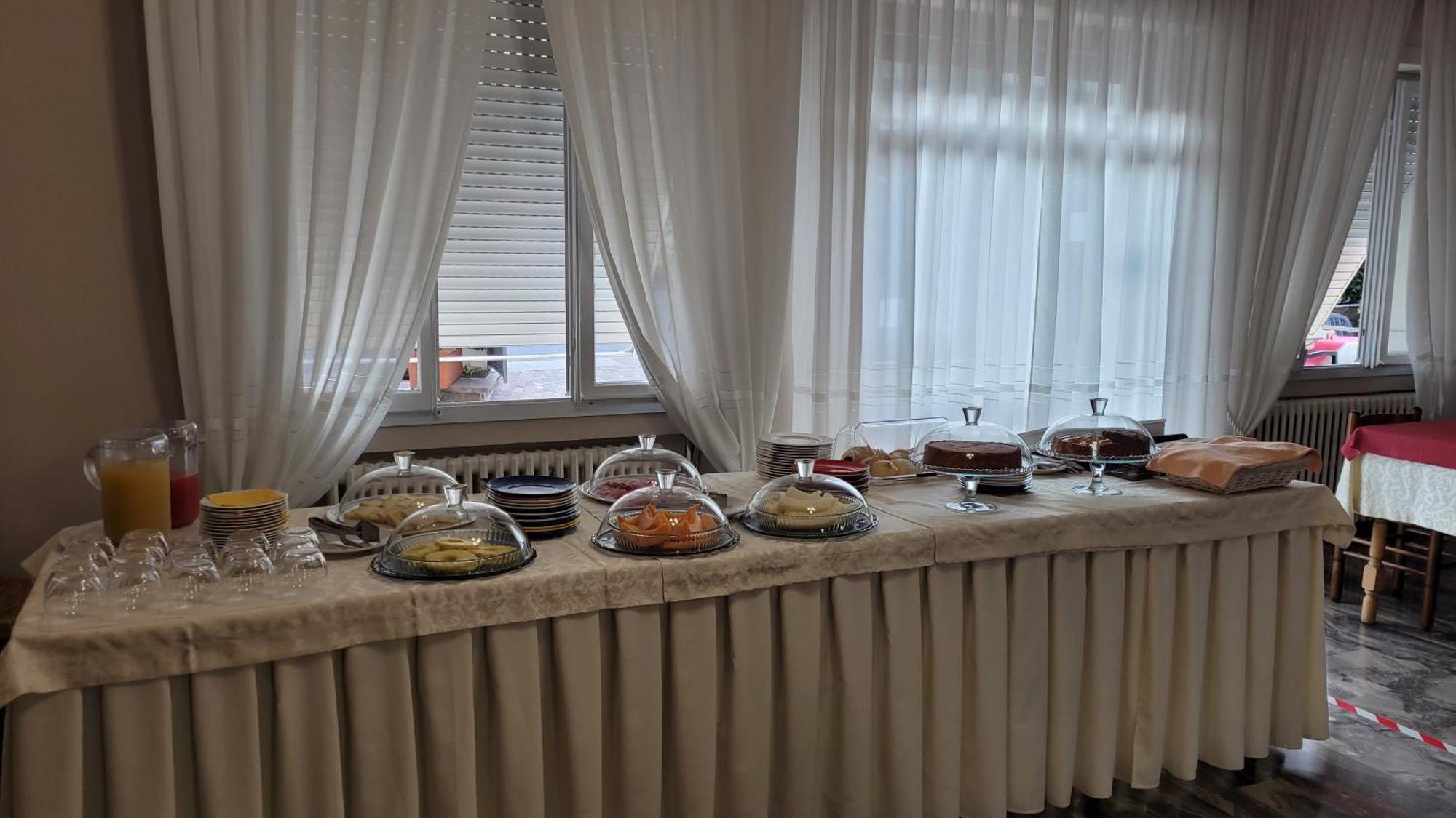 Hotel Bellavista Meuble มอนเต อิโซลา ภายนอก รูปภาพ