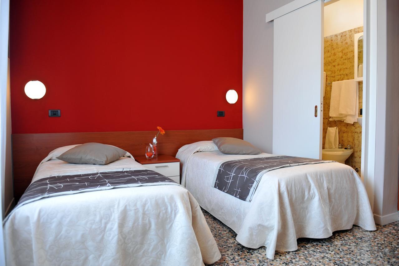 Hotel Bellavista Meuble มอนเต อิโซลา ภายนอก รูปภาพ