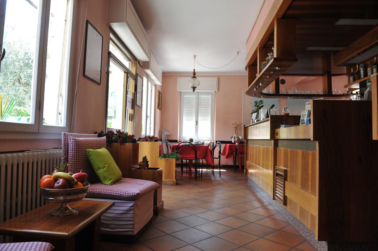 Hotel Bellavista Meuble มอนเต อิโซลา ภายนอก รูปภาพ